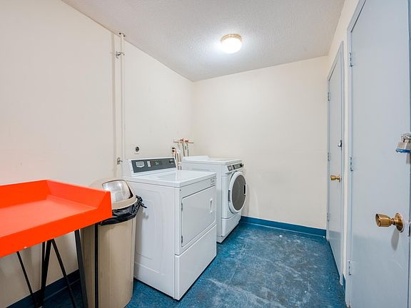 3rd image of 114I Capitol Hill Dr #I