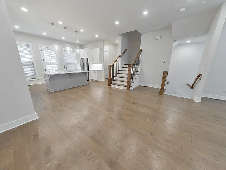 413 Bishop Ln — Photo 17