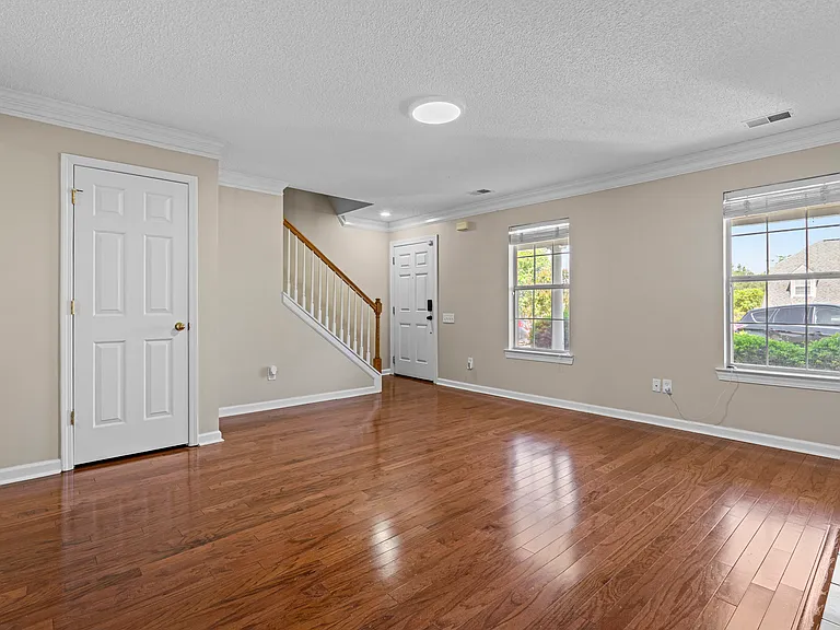 118 Saddlechase Ln #1 — Photo 4