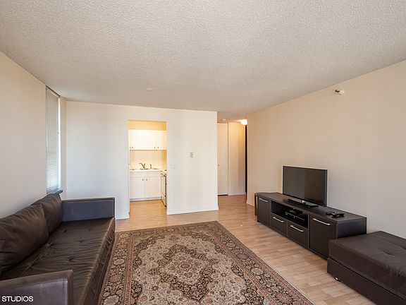 3rd image of 3660 N Lake Shore Dr APT 911