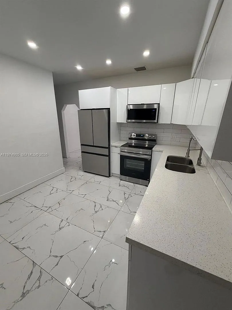 345 SW 49th Avenue, Miami, FL 33134 — Photo 2