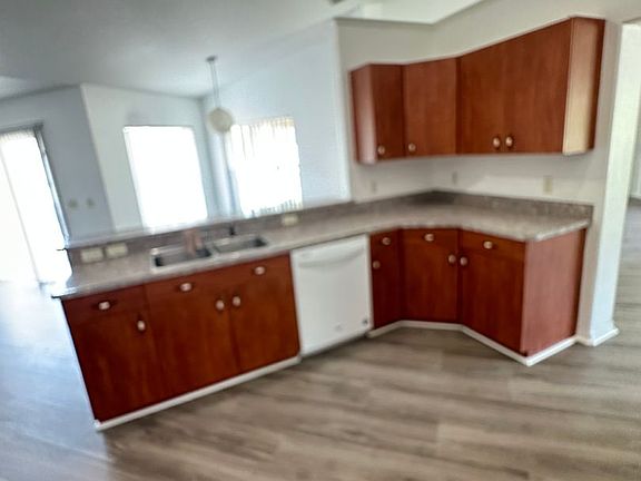 3rd image of 376 Marion Oaks Trl