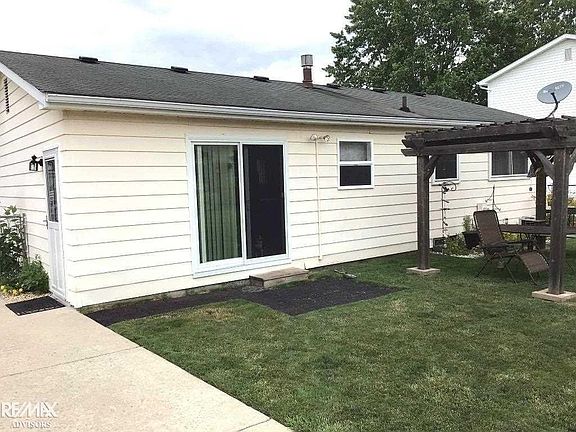 2nd image of 53716 Brentwood Dr