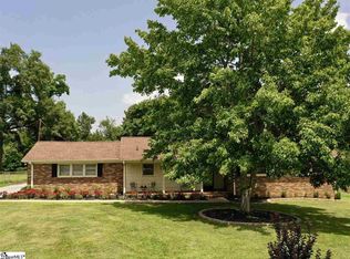 211 Whispering Pines Dr, Moore, SC 29369