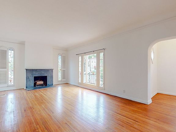 3rd image of 9046 Phyllis Ave