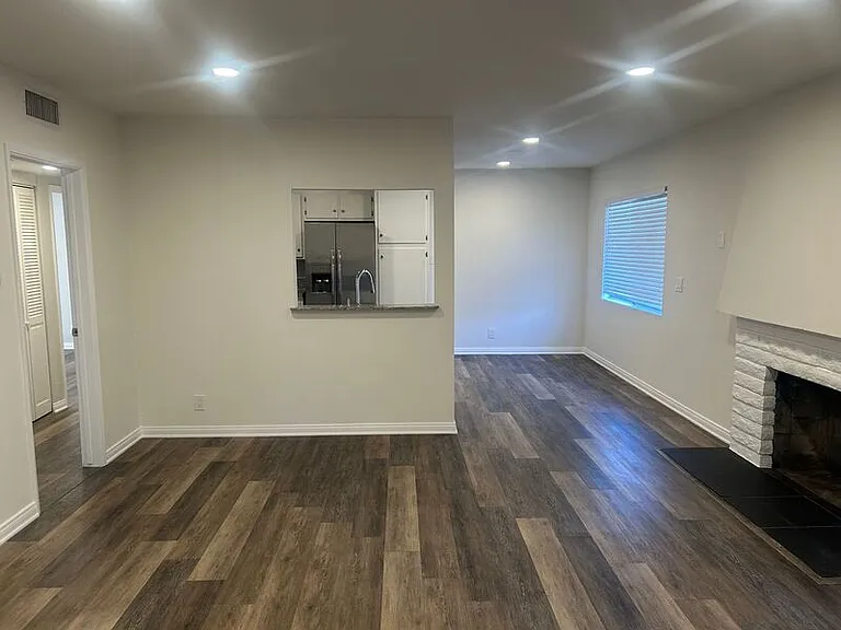 3459 Montrose Ave #A — Photo 2