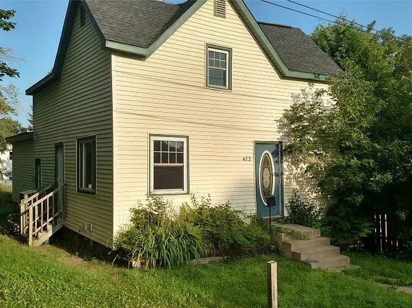 422 Pewabic St, Iron Mountain, MI 49801