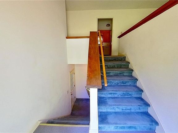 4th image of 213 Timberwood Trce