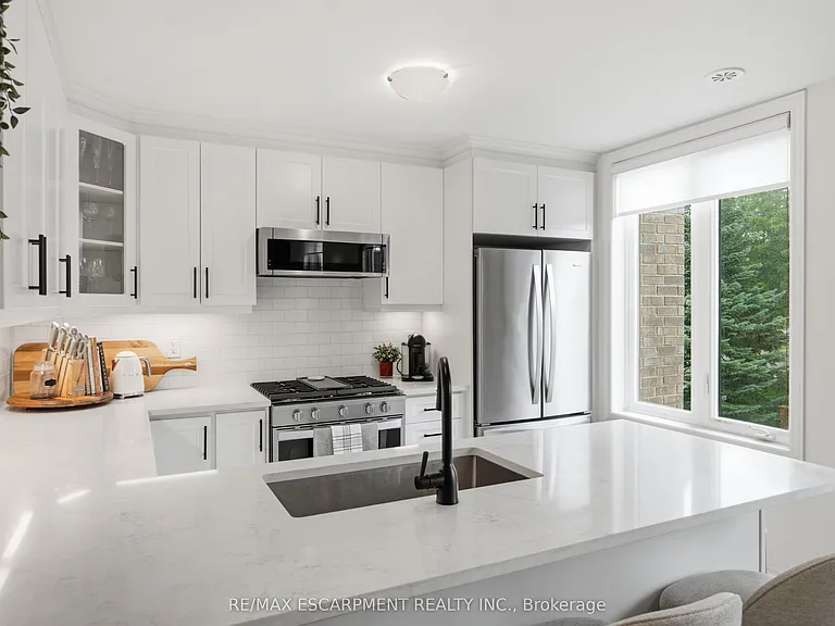 383 Dundas St E #49 — Photo 10