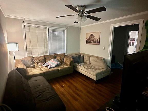 5th image of 150 W Hall St