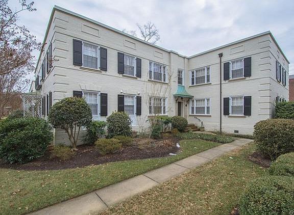 3rd image of 33 W Locke Ln Unit 8