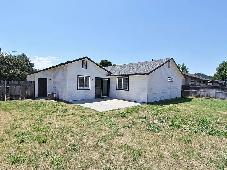 1938 E Birchwood Dr — Photo 23