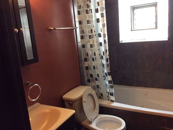 4th image of 307 Yates Ave