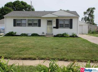 6213 J St, Omaha, NE 68117