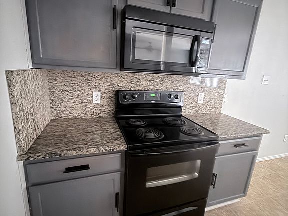 5th image of 3008 Meadow Bluff Dr