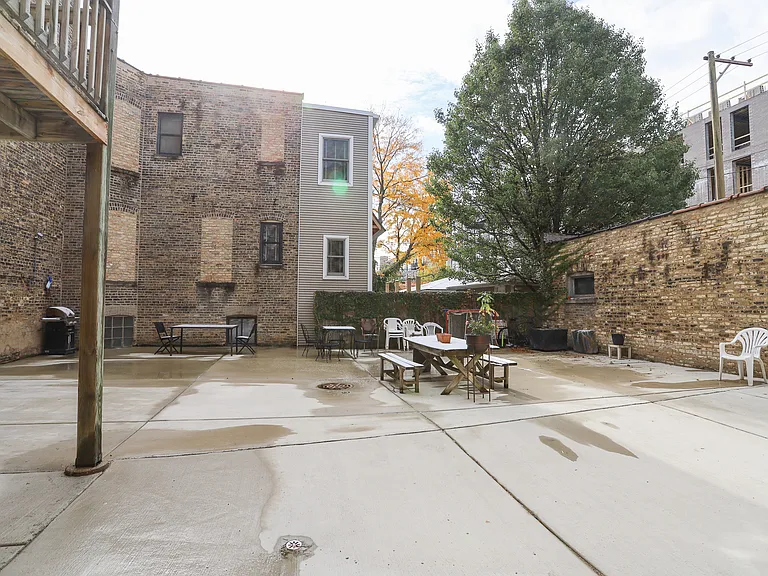 1533 W Cornelia Ave #2 — Photo 11