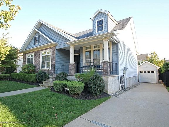 2nd image of 26 Dintree Ln