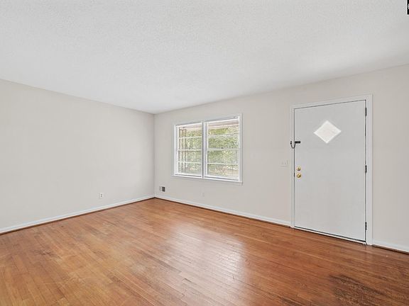 5th image of 504 Harmon St