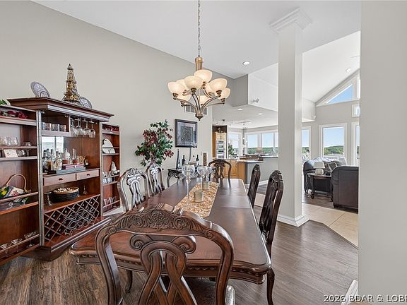 4th image of 820 Palisades Dr