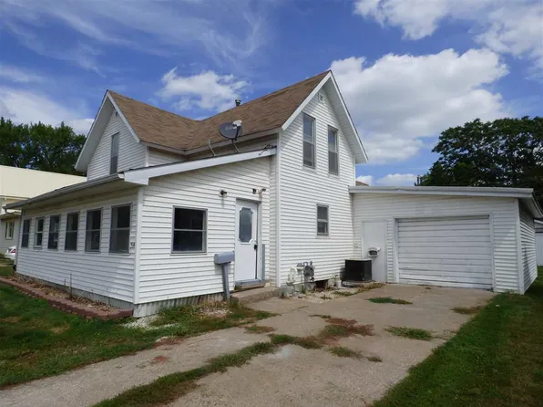 514 N C Ave, Washington, IA 52353