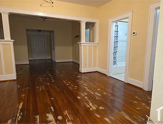 3 bed, $1,900 — Photo 2