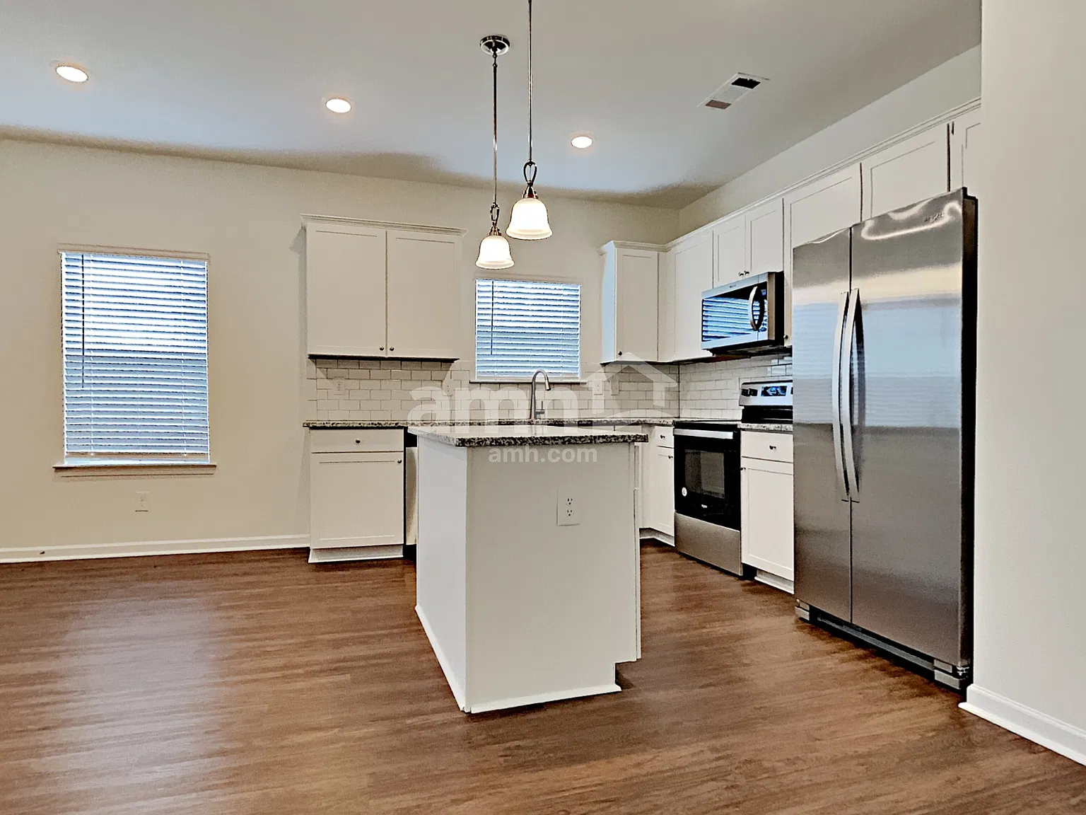 3 bed, 2.5 bath, 1892 sqft, $2,140 — Photo 4