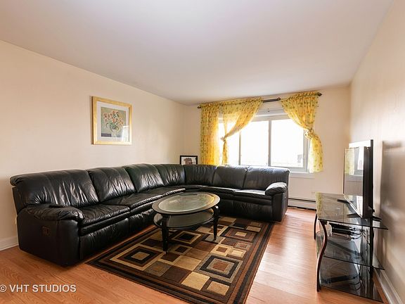 2nd image of 1645 W Farwell Ave APT 1B