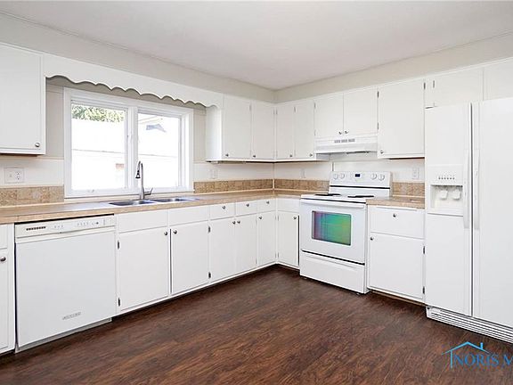 5th image of 518 W Lincoln St