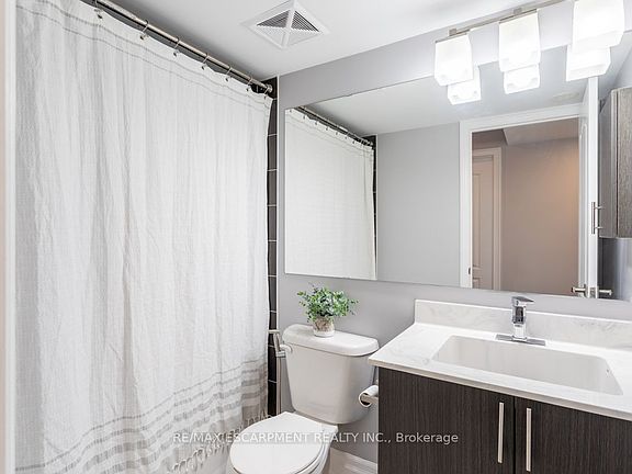 3rd image of 47 Hays Blvd #27