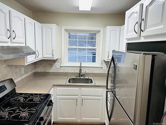 5th image of 3760 Olinville Ave