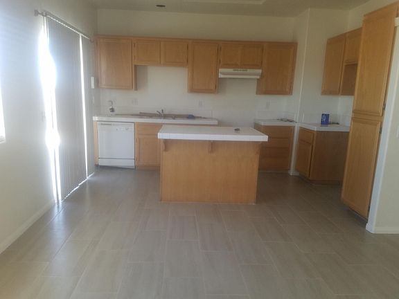 4th image of 13952 Gale Dr