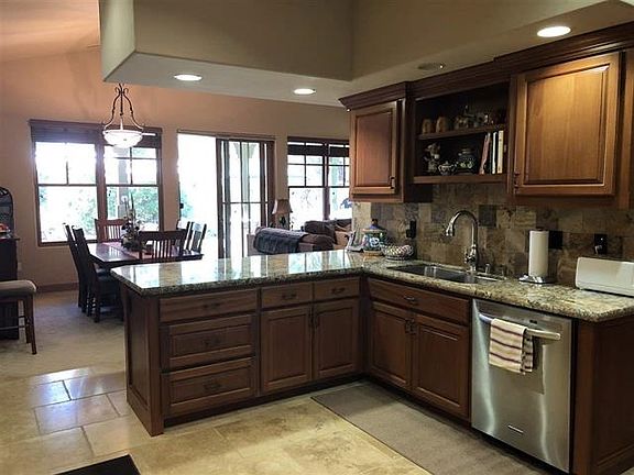 5th image of 323 Cedarwood Dr