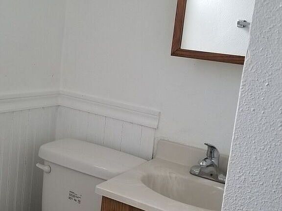 5th image of 1001 NW Crosby Ave #2