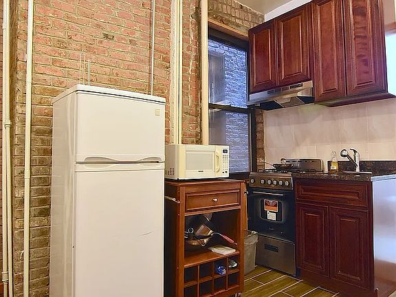 4th image of 127 Rivington St APT 3B