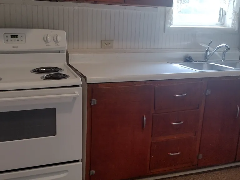 924 Kearney St — Photo 6