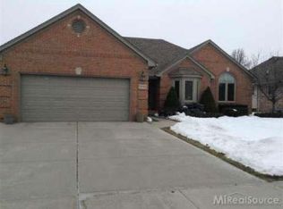 54745 Jack Dr, Macomb, MI 48042