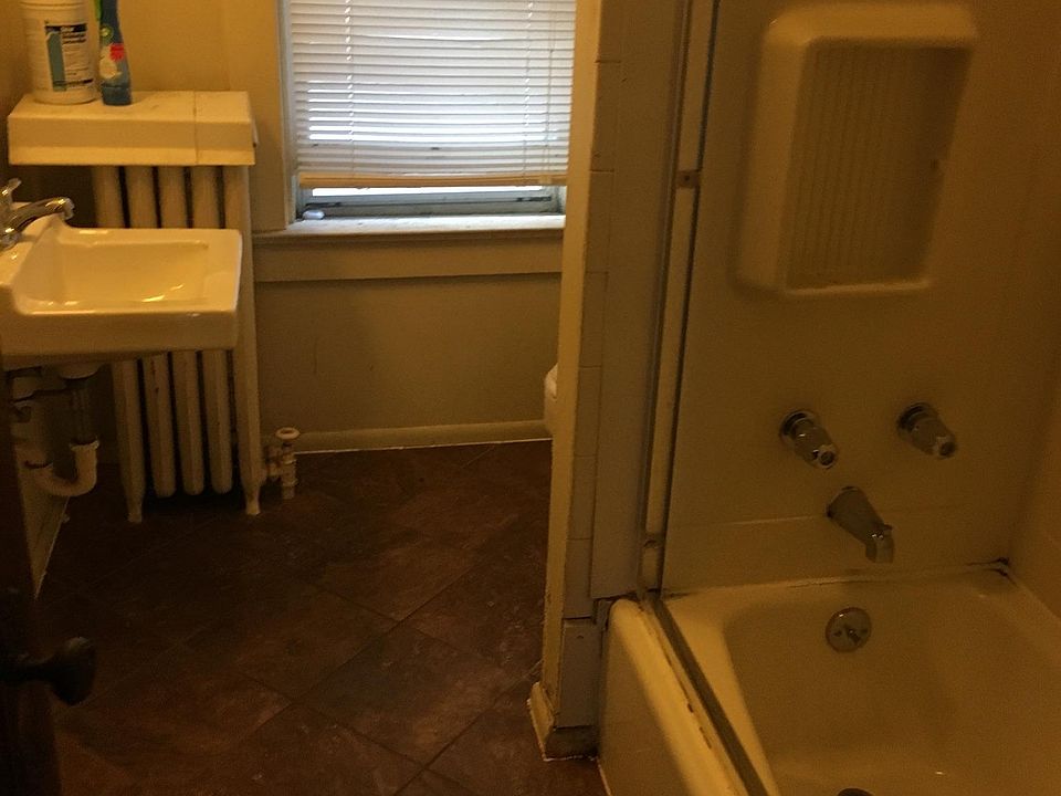 2nd image of 467 S 7th St
