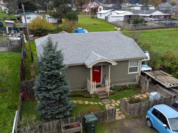 375 Birch St, Yoncalla, OR 97499