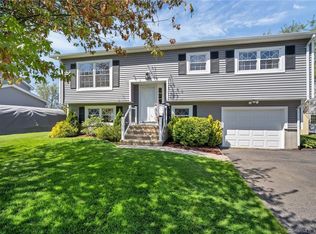 13 Cardinal Ln, Naugatuck, CT 06770