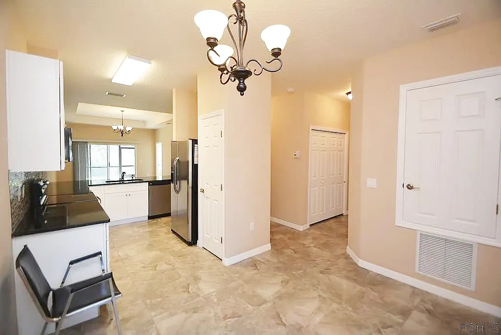 3 bed, 1400 sqft, $1,750 — Photo 3