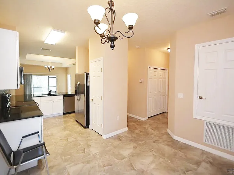 8 Rosepetal Ln — Photo 2