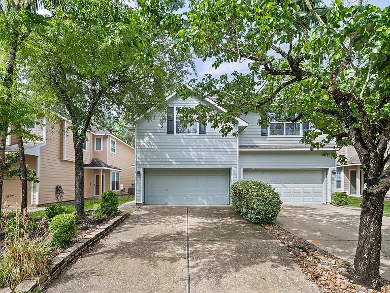 35 Ledgestone Pl — Photo 2