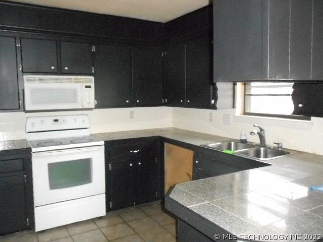 2nd image of 3001 Monta Pl