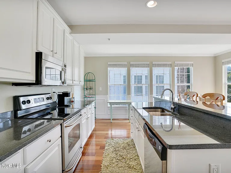 1790 Queen Anne St #1 — Photo 10