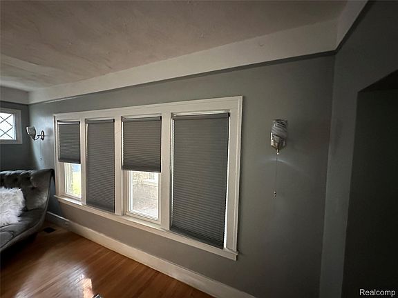 5th image of 11060 Wilshire Dr