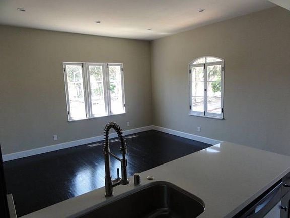 4th image of 7718 Rosewood Ave