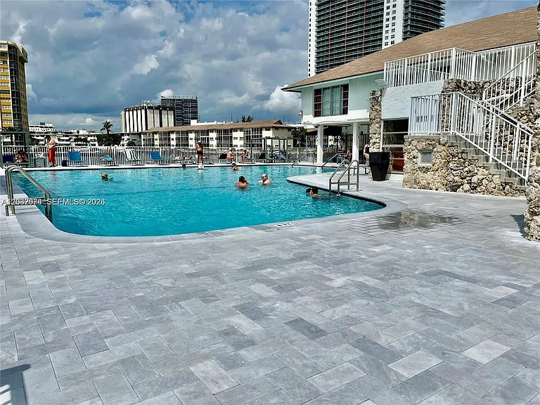 1849 S Ocean Dr #0 — Photo 33