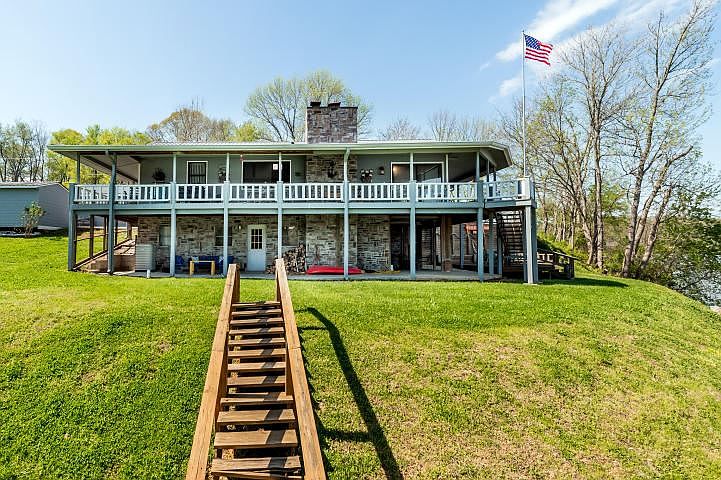 1st image of 206 Deer Ln