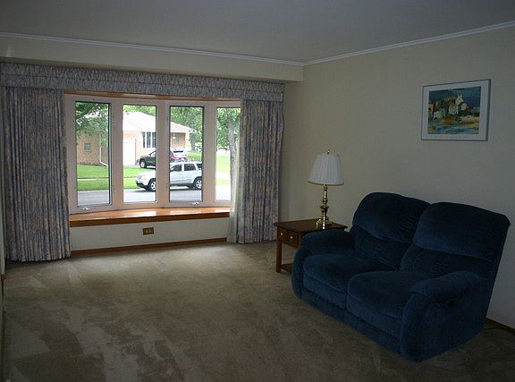 4th image of 4215 Kathleen Ln