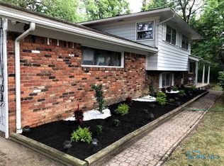 28592 Simmons Rd, Perrysburg, OH 43551